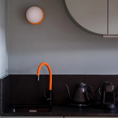 Orange And Towers Apartamento *