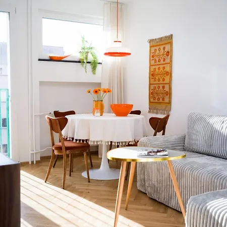 Orange And Towers Apartamento *