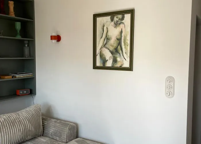 Orange And Towers Apartment *